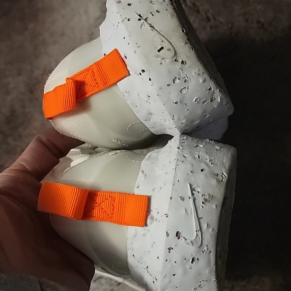 Shoes - Picture 6 of 8